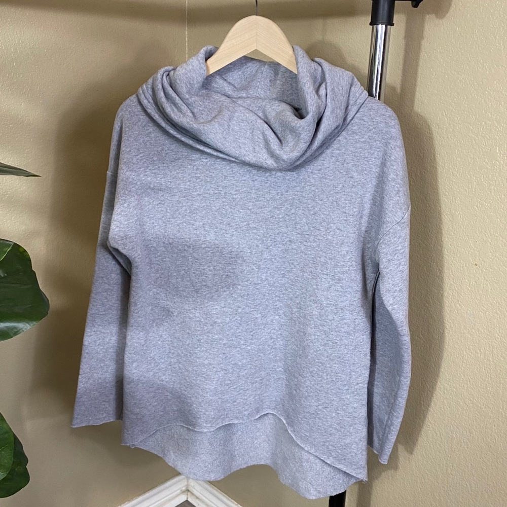 Dicloud brand cowl neck high low hem sweatshirt